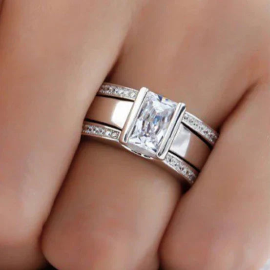 Vintage ring in silver-plated crystal